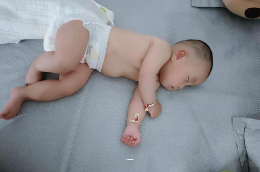 红河怀孕多久肚子会胀气